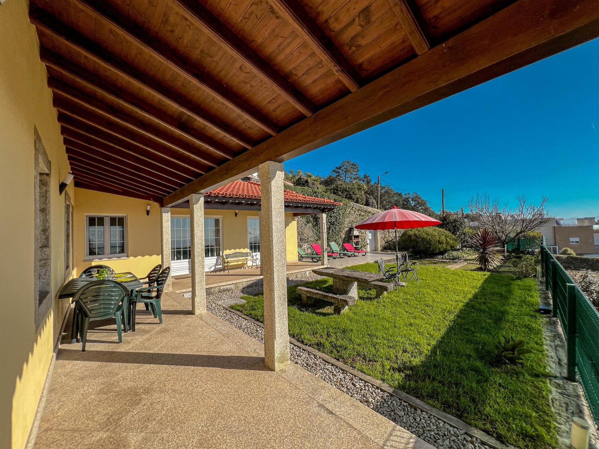 Lovely Sunny-House Виана-ду-Каштелу Экстерьер фото
