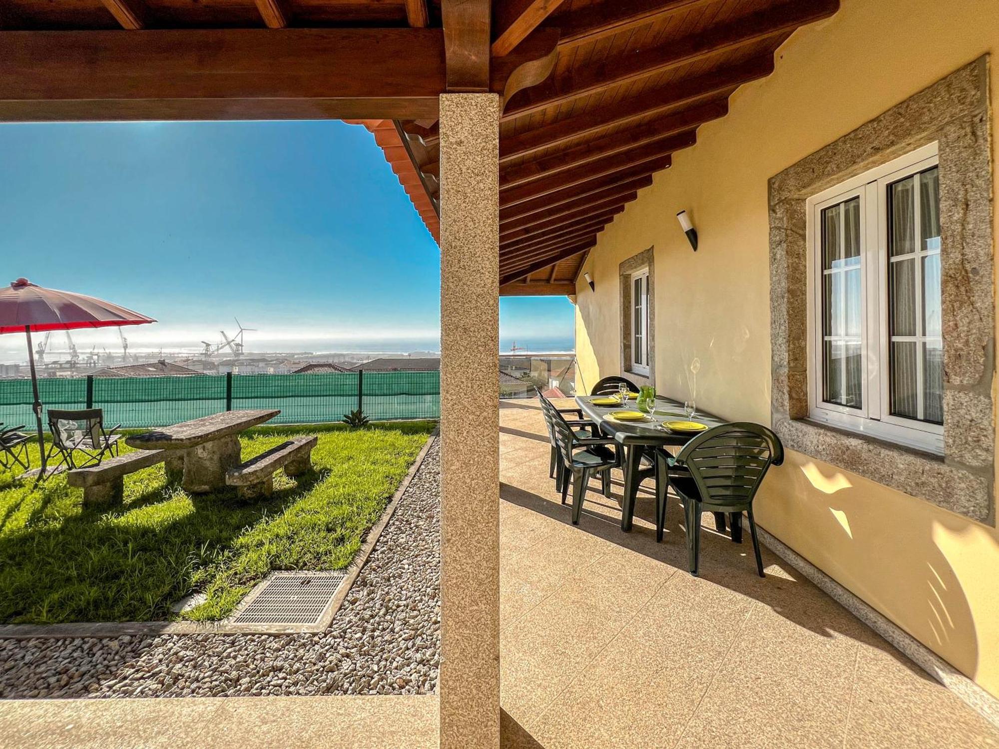 Lovely Sunny-House Виана-ду-Каштелу Экстерьер фото