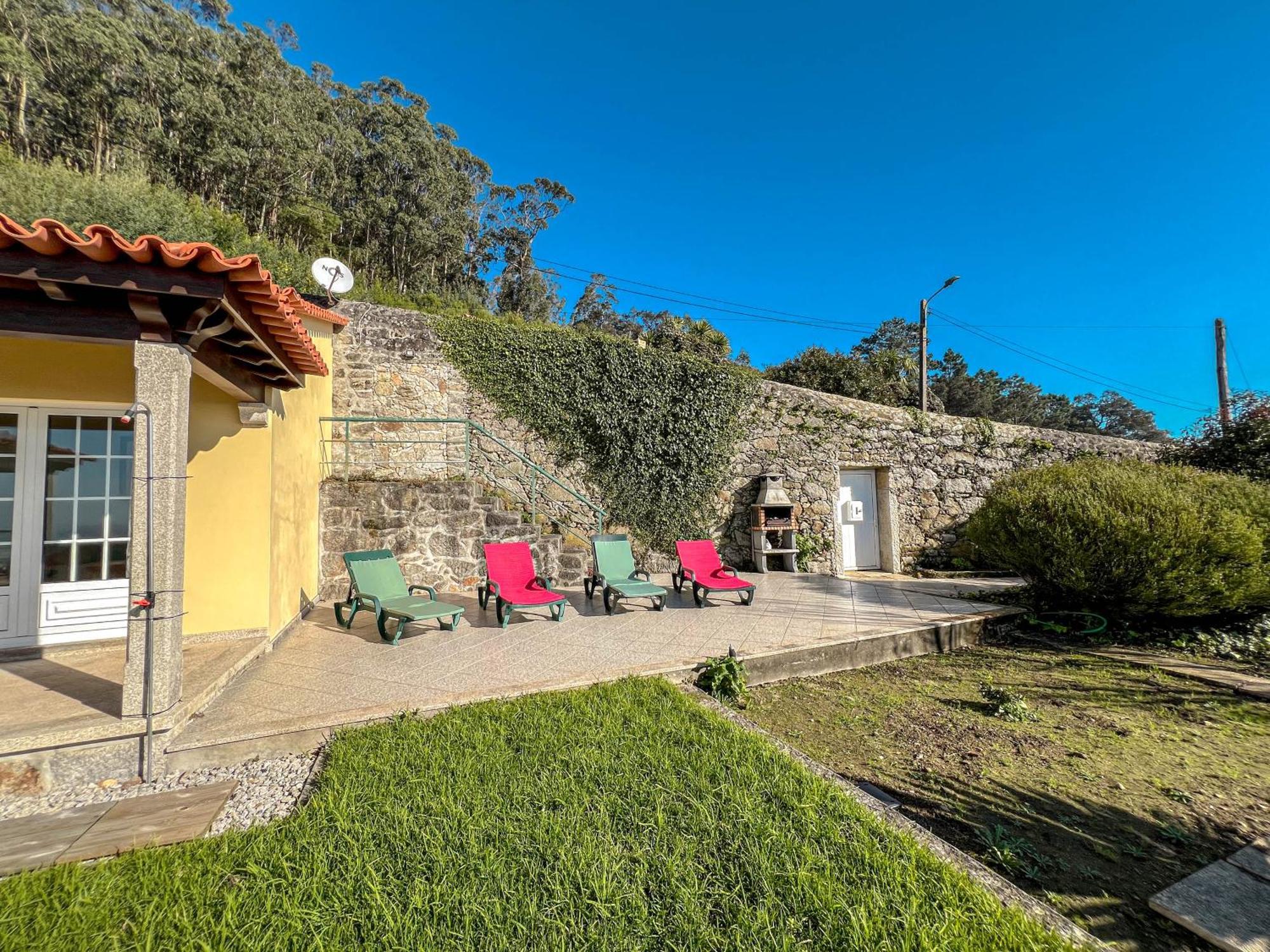 Lovely Sunny-House Виана-ду-Каштелу Экстерьер фото