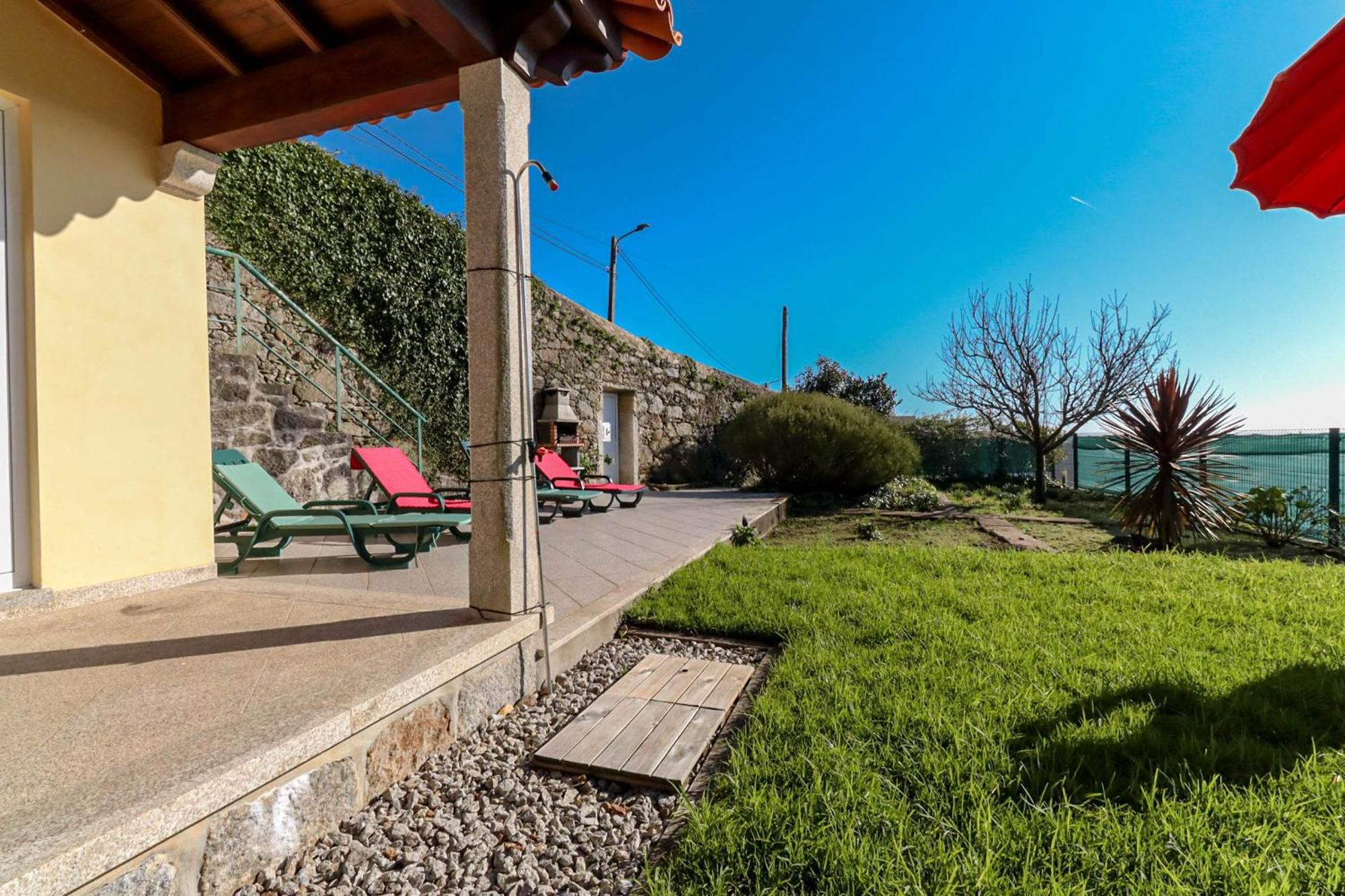 Lovely Sunny-House Виана-ду-Каштелу Экстерьер фото
